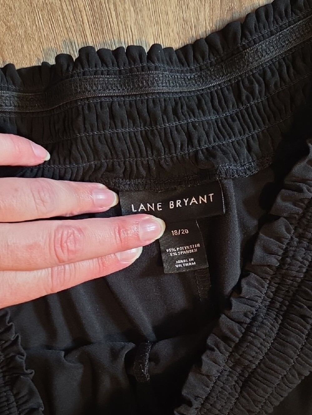 Lane Bryant Black Wide-Leg Pull-On Capris - Picture 2 of 3